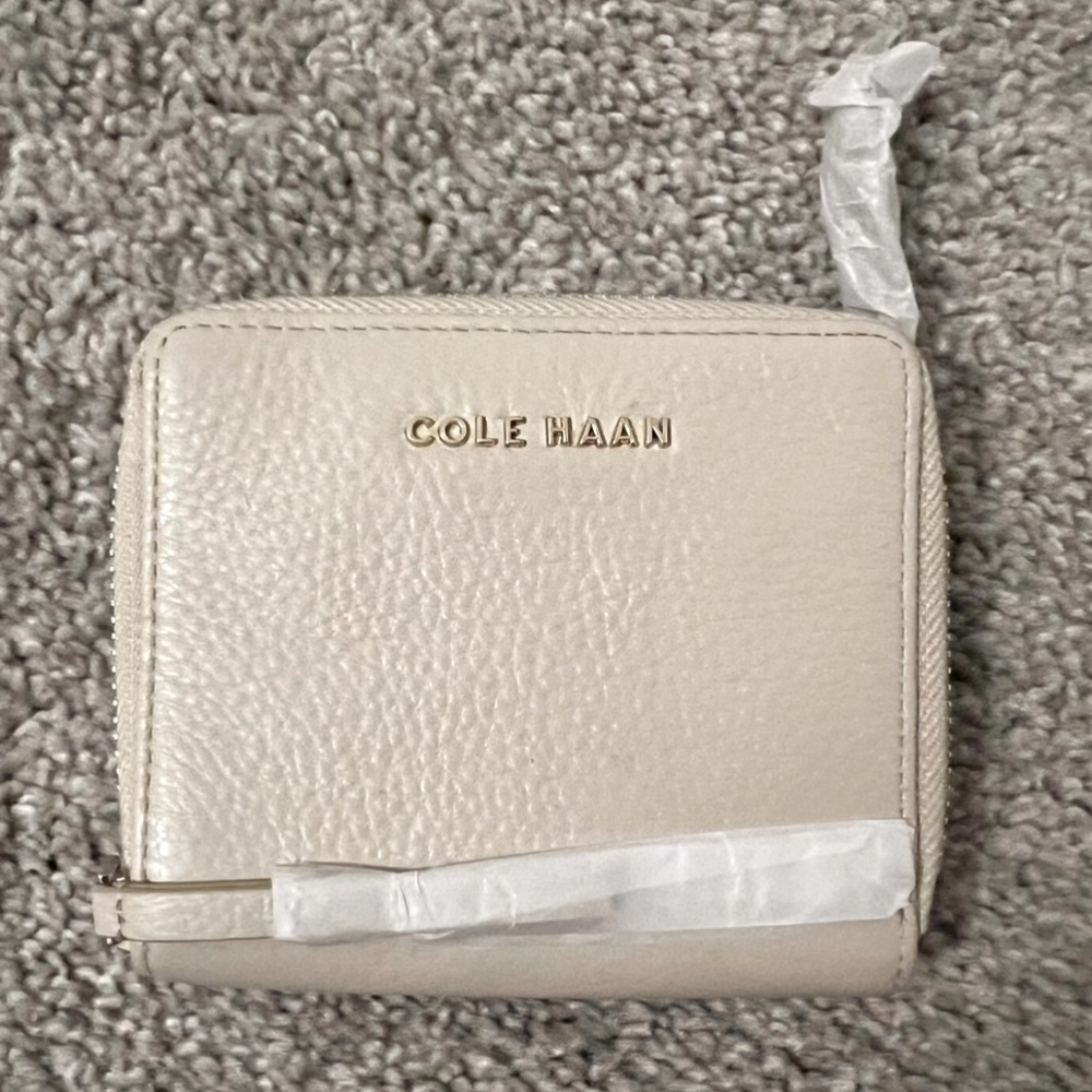 NWT Cole Haan: Small Leather Wallet